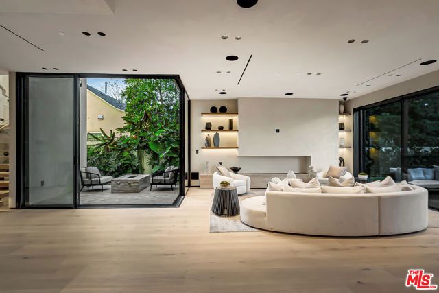 13221 Hesby Street, Sherman Oaks, CA 91423