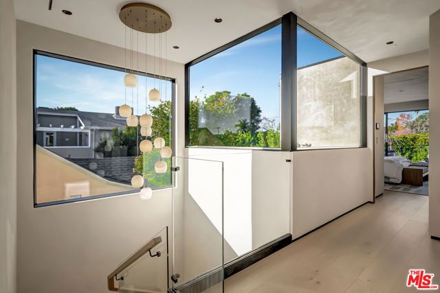 13221 Hesby Street, Sherman Oaks, CA 91423