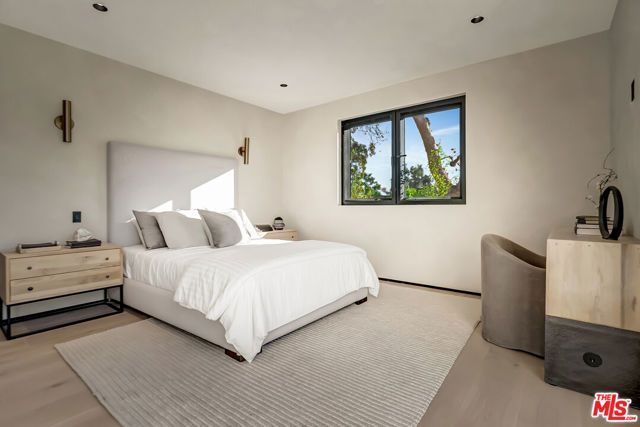 13221 Hesby Street, Sherman Oaks, CA 91423