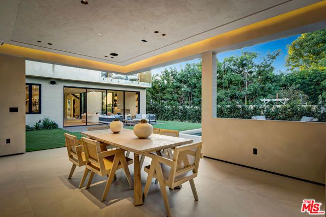 13221 Hesby Street, Sherman Oaks, CA 91423