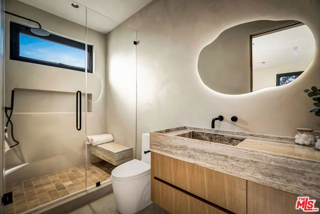 13221 Hesby Street, Sherman Oaks, CA 91423