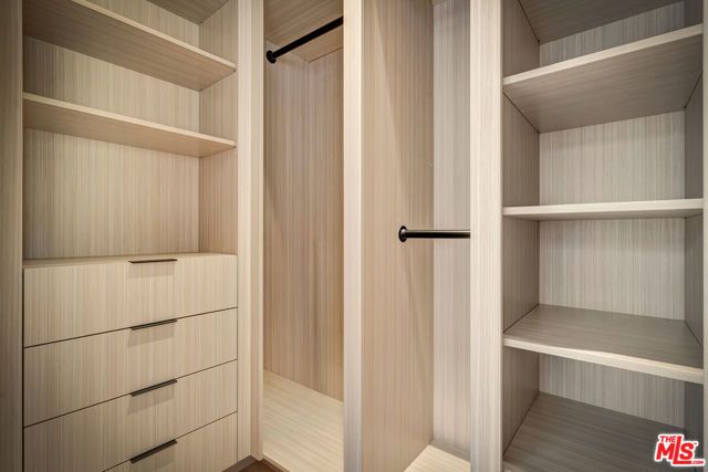 13221 Hesby Street, Sherman Oaks, CA 91423