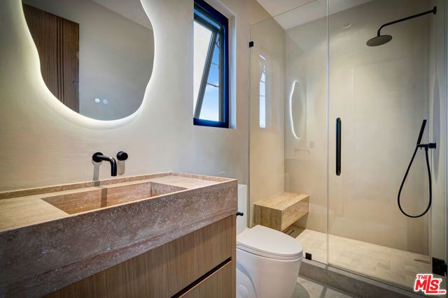 13221 Hesby Street, Sherman Oaks, CA 91423