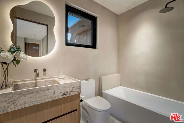 13221 Hesby Street, Sherman Oaks, CA 91423