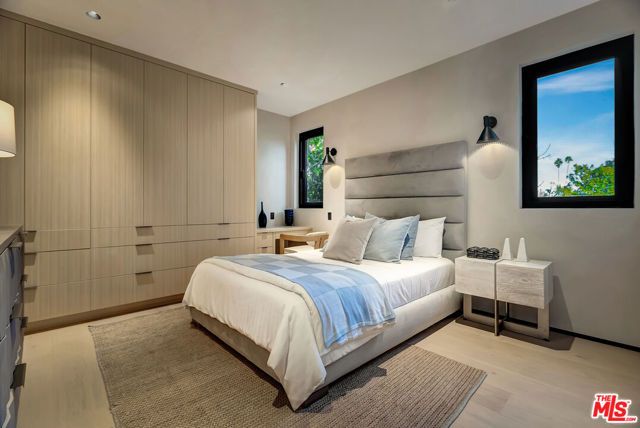 13221 Hesby Street, Sherman Oaks, CA 91423