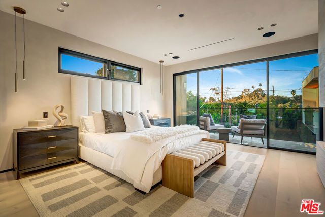 13221 Hesby Street, Sherman Oaks, CA 91423