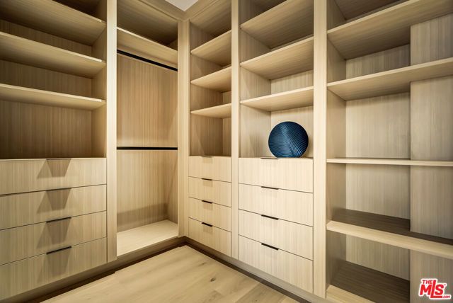 13221 Hesby Street, Sherman Oaks, CA 91423