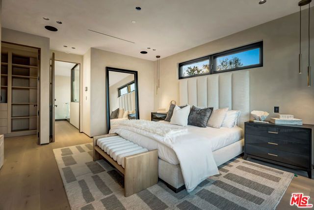 13221 Hesby Street, Sherman Oaks, CA 91423