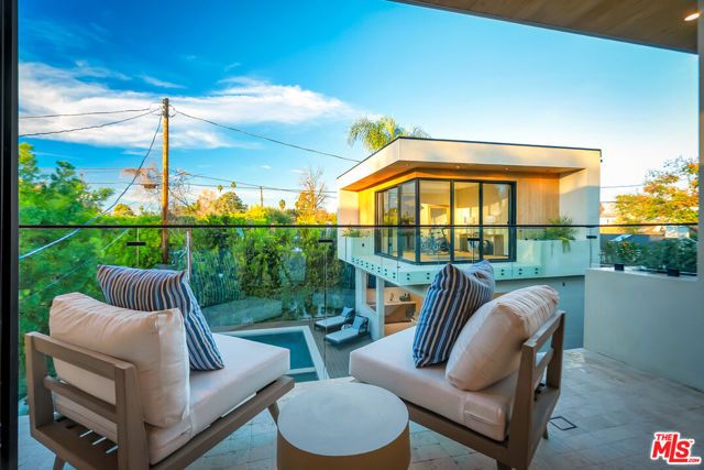 13221 Hesby Street, Sherman Oaks, CA 91423