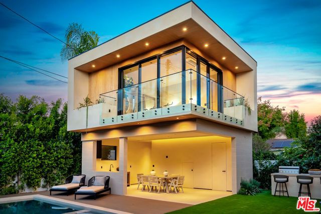 13221 Hesby Street, Sherman Oaks, CA 91423