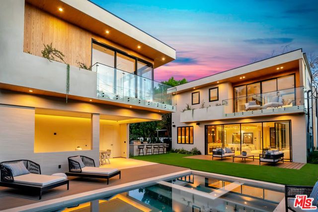 13221 Hesby Street, Sherman Oaks, CA 91423