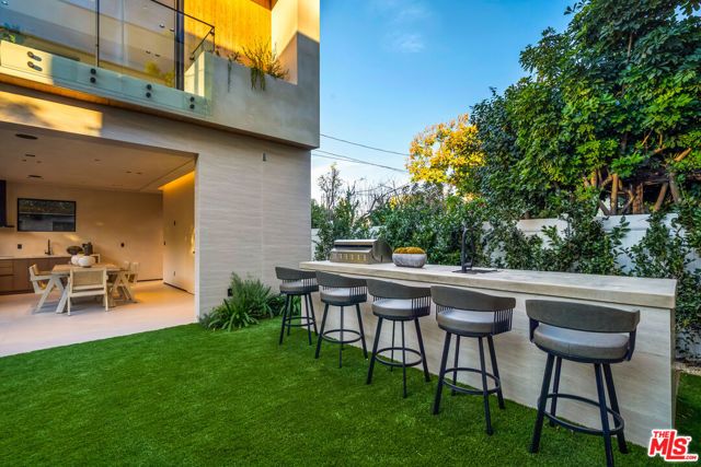 13221 Hesby Street, Sherman Oaks, CA 91423