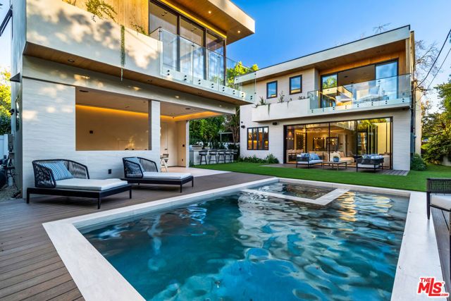 13221 Hesby Street, Sherman Oaks, CA 91423