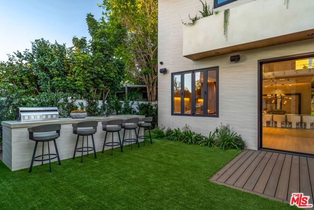 13221 Hesby Street, Sherman Oaks, CA 91423