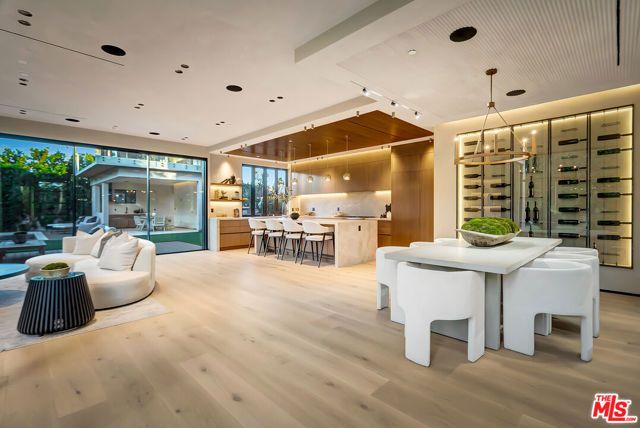 13221 Hesby Street, Sherman Oaks, CA 91423