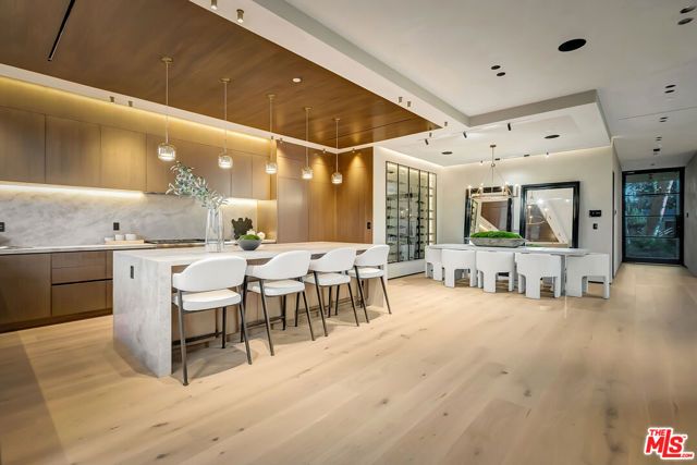 13221 Hesby Street, Sherman Oaks, CA 91423