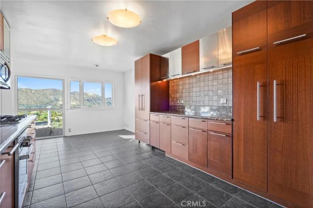 7027 Macapa, Hollywood Hills East, CA 90068