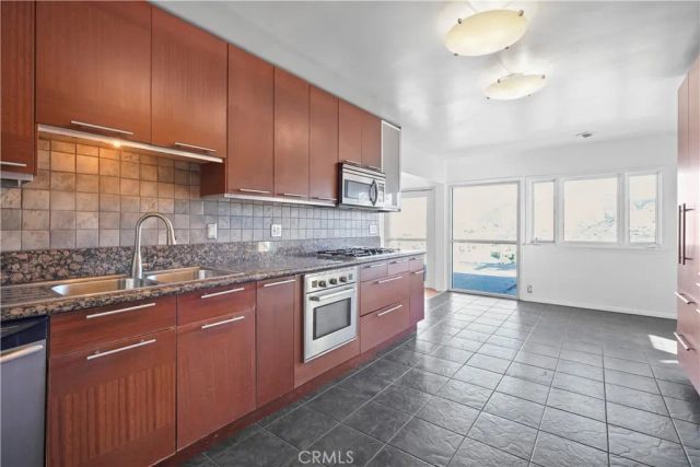 7027 Macapa, Hollywood Hills East, CA 90068