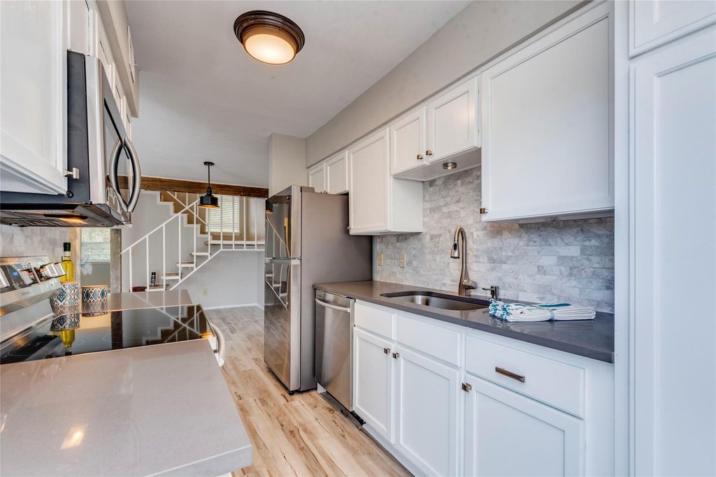 6910 Hart LN 805, Austin, TX 78731