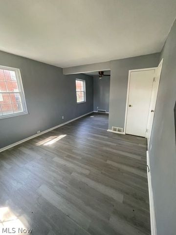 490 Kenwood Drive J, Euclid, OH 44123
