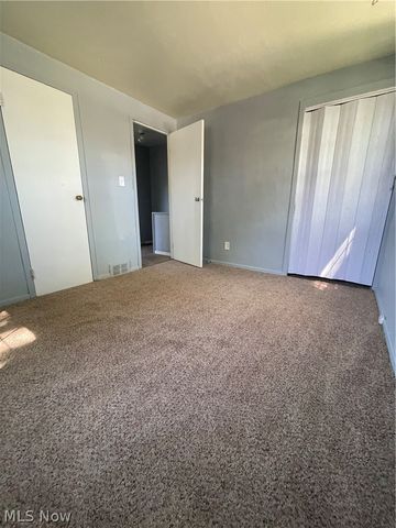 490 Kenwood Drive J, Euclid, OH 44123