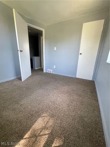 490 Kenwood Drive J, Euclid, OH 44123