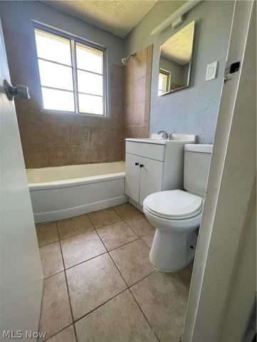490 Kenwood Drive J, Euclid, OH 44123