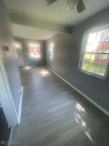 490 Kenwood Drive J, Euclid, OH 44123