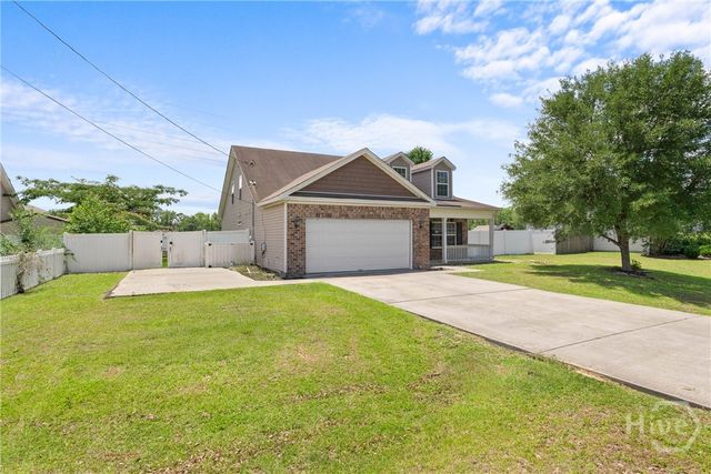 310 Bonnie Circle, Ellabell, GA 31308