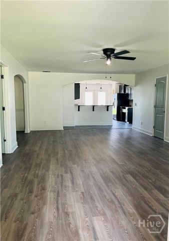 310 Bonnie Circle, Ellabell, GA 31308