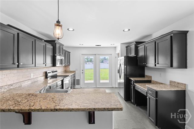 310 Bonnie Circle, Ellabell, GA 31308