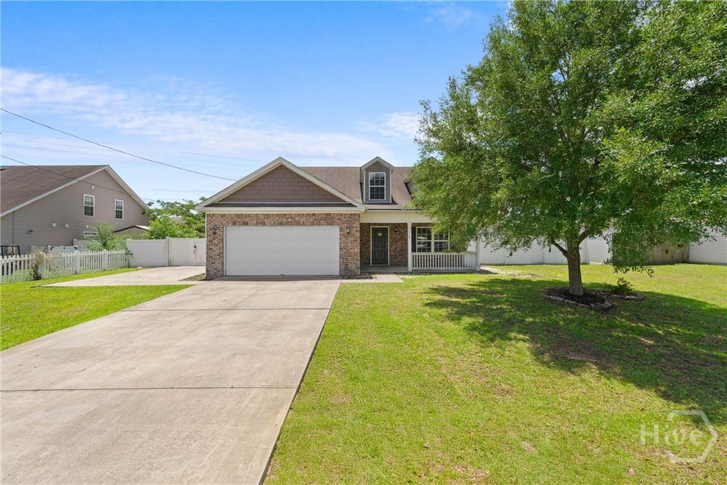 310 Bonnie Circle, Ellabell, GA 31308