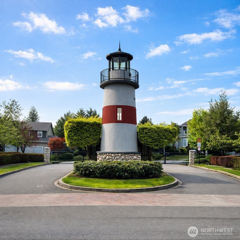 1750 Pointe Woodworth Drive NE, Tacoma, WA 98422