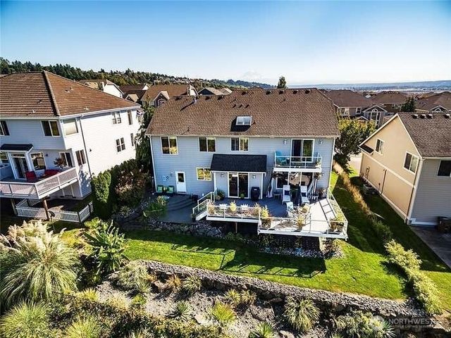 1750 Pointe Woodworth Drive NE, Tacoma, WA 98422