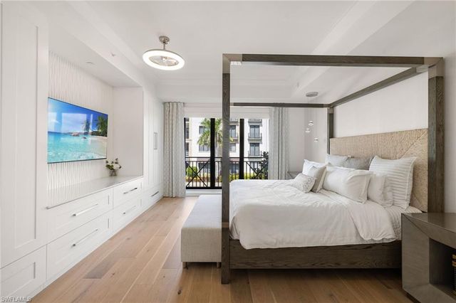 1130 3rd AVE S # 210, Naples, FL 34102