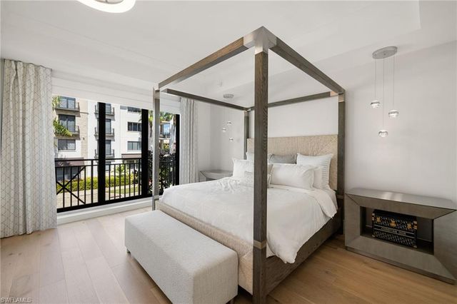 1130 3rd AVE S # 210, Naples, FL 34102