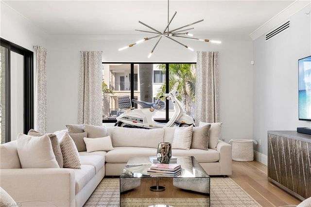 1130 3rd AVE S # 210, Naples, FL 34102