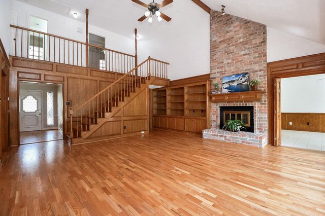 1002 Mill Run Drive, Sugar Land, TX 77498