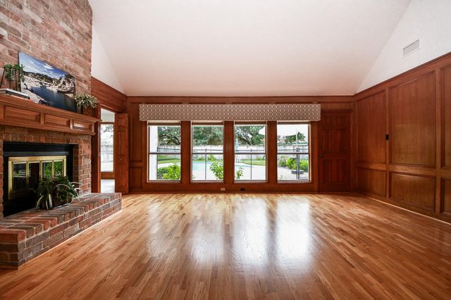 1002 Mill Run Drive, Sugar Land, TX 77498