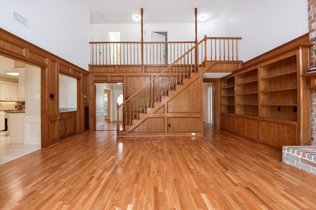 1002 Mill Run Drive, Sugar Land, TX 77498