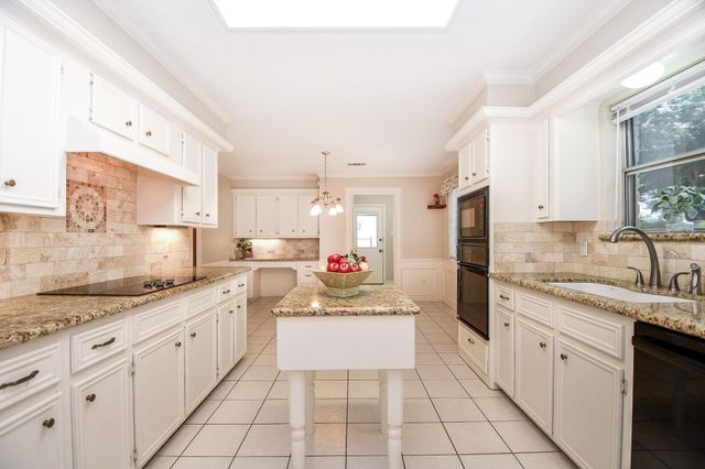 1002 Mill Run Drive, Sugar Land, TX 77498