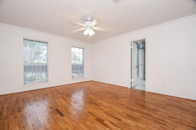 1002 Mill Run Drive, Sugar Land, TX 77498