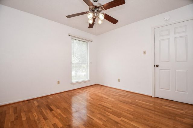 1002 Mill Run Drive, Sugar Land, TX 77498
