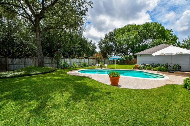 1002 Mill Run Drive, Sugar Land, TX 77498