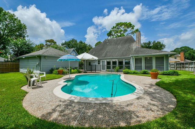 1002 Mill Run Drive, Sugar Land, TX 77498