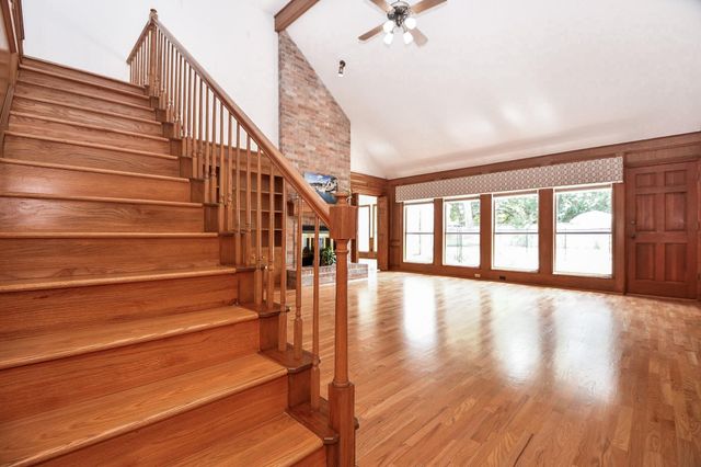 1002 Mill Run Drive, Sugar Land, TX 77498