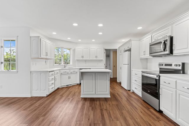 3786 E Kingsbury Street, Springfield, MO 65809