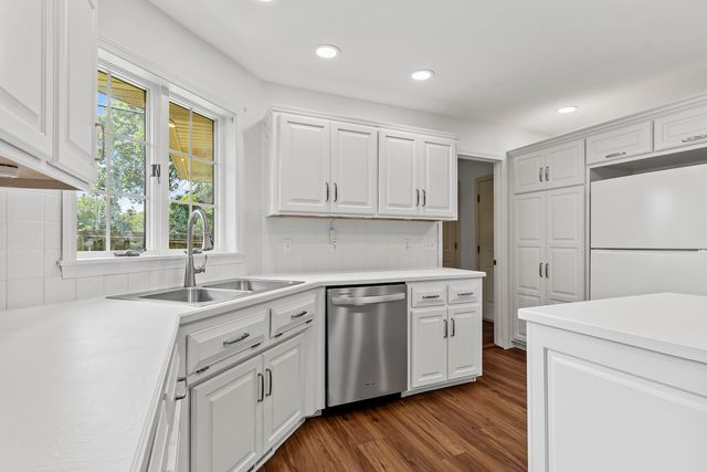 3786 E Kingsbury Street, Springfield, MO 65809