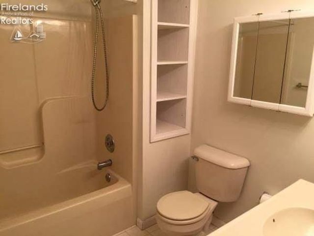 48903 North Ridge Road, Amherst, OH 44001