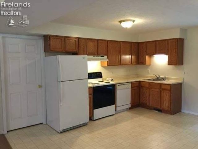 48903 North Ridge Road, Amherst, OH 44001